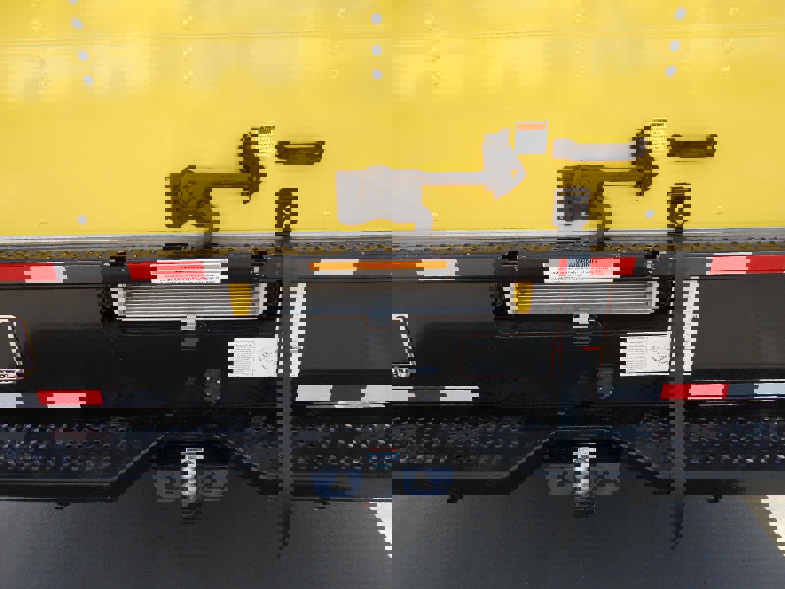 Used 2024 Ford E-350 and Econoline 350 Super Duty w/ Driver's Safety Package image 8