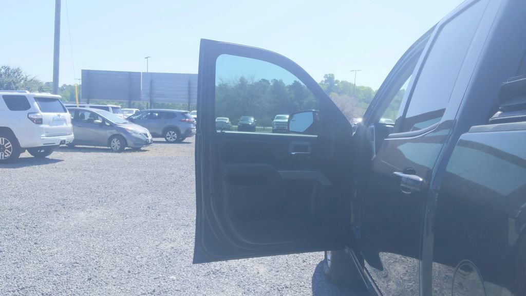 Used 2017 Chevrolet Silverado 1500 LT AWD/4WD image 15