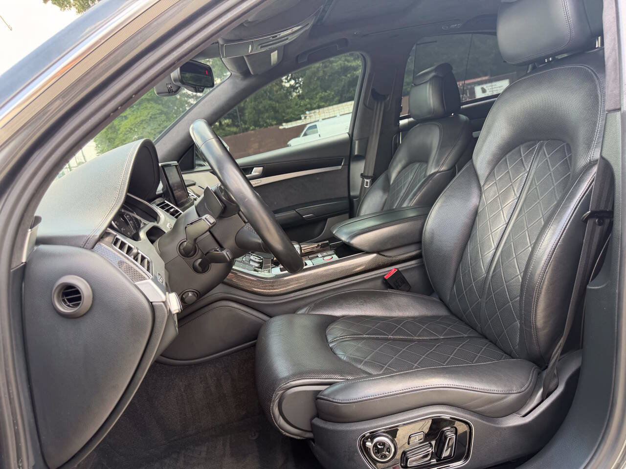 Used 2014 Audi S8 AWD/4WD image 4