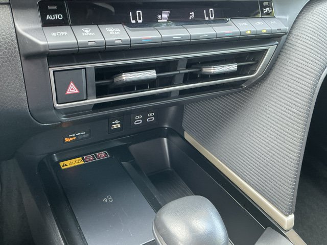 Used 2025 Toyota Camry SE FWD image 24