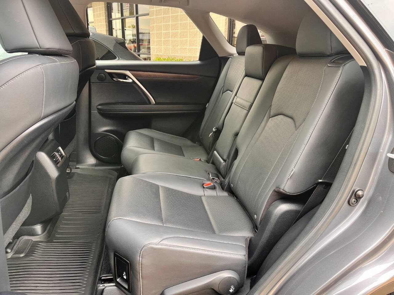 Used 2021 Lexus RX 350L Premium w/ Premium Package AWD/4WD image 19