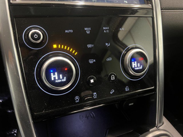 Used 2020 Land Rover Discovery Sport SE image 21
