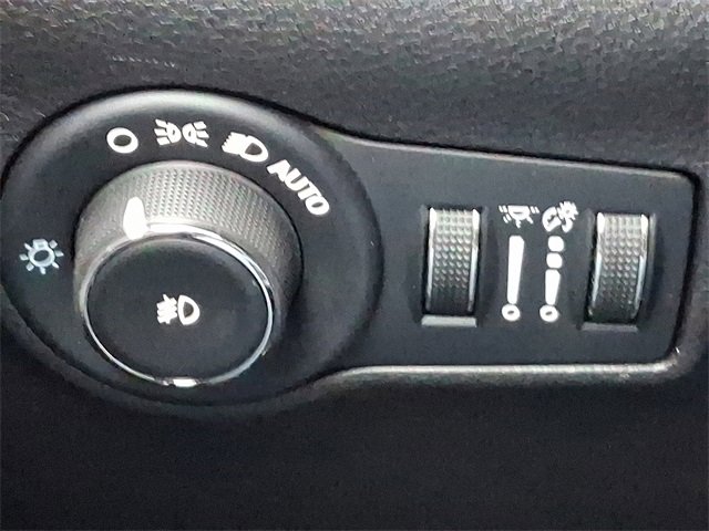 Used 2024 Jeep Compass Latitude image 23