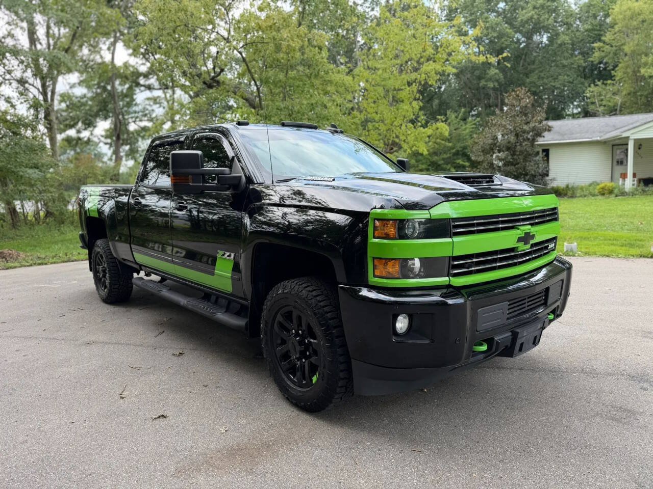 Used 2017 Chevrolet Silverado 2500 LTZ w/ Duramax Plus Package AWD/4WD image 10