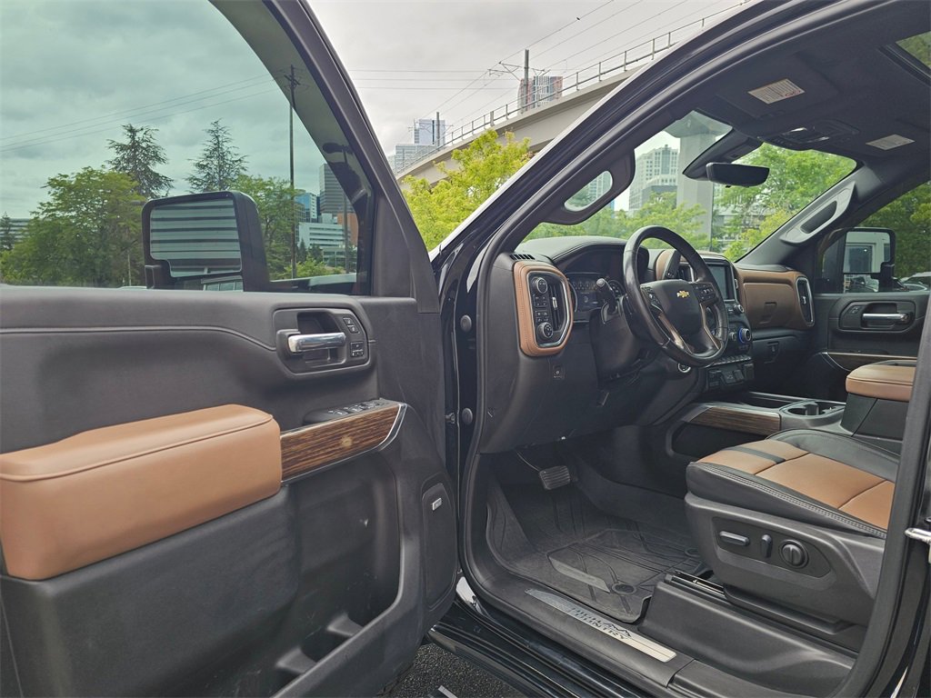 Used 2022 Chevrolet Silverado 2500 High Country w/ Z71 Off-Road Package image 21