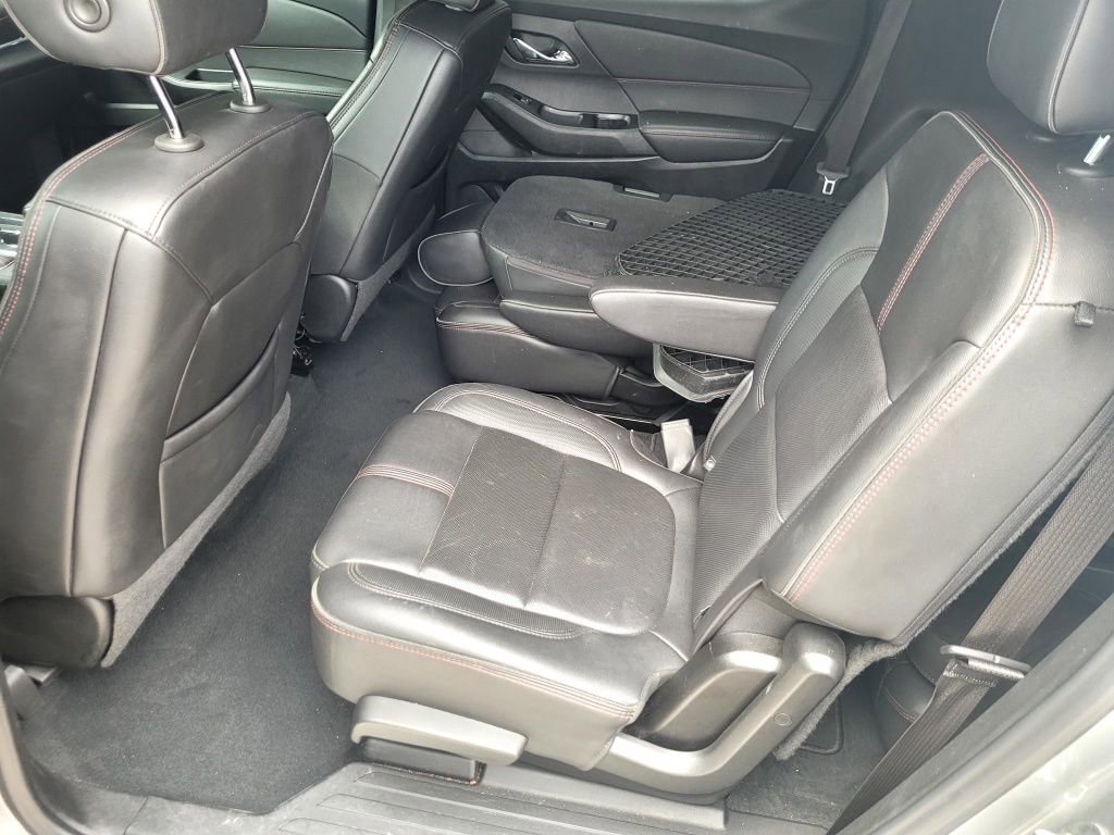 Used 2023 Chevrolet Traverse RS FWD image 15