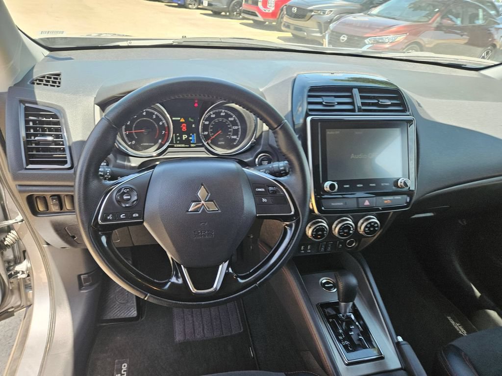 Used 2025 Mitsubishi Outlander Sport SE AWD/4WD image 14