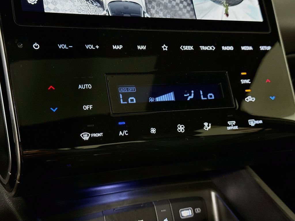 Certified 2024 Hyundai Santa Cruz Limited AWD/4WD image 10