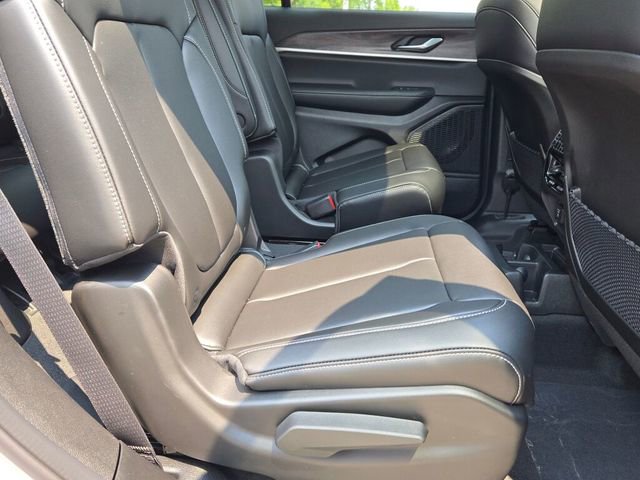 New 2025 Jeep Grand Cherokee L Limited image 10