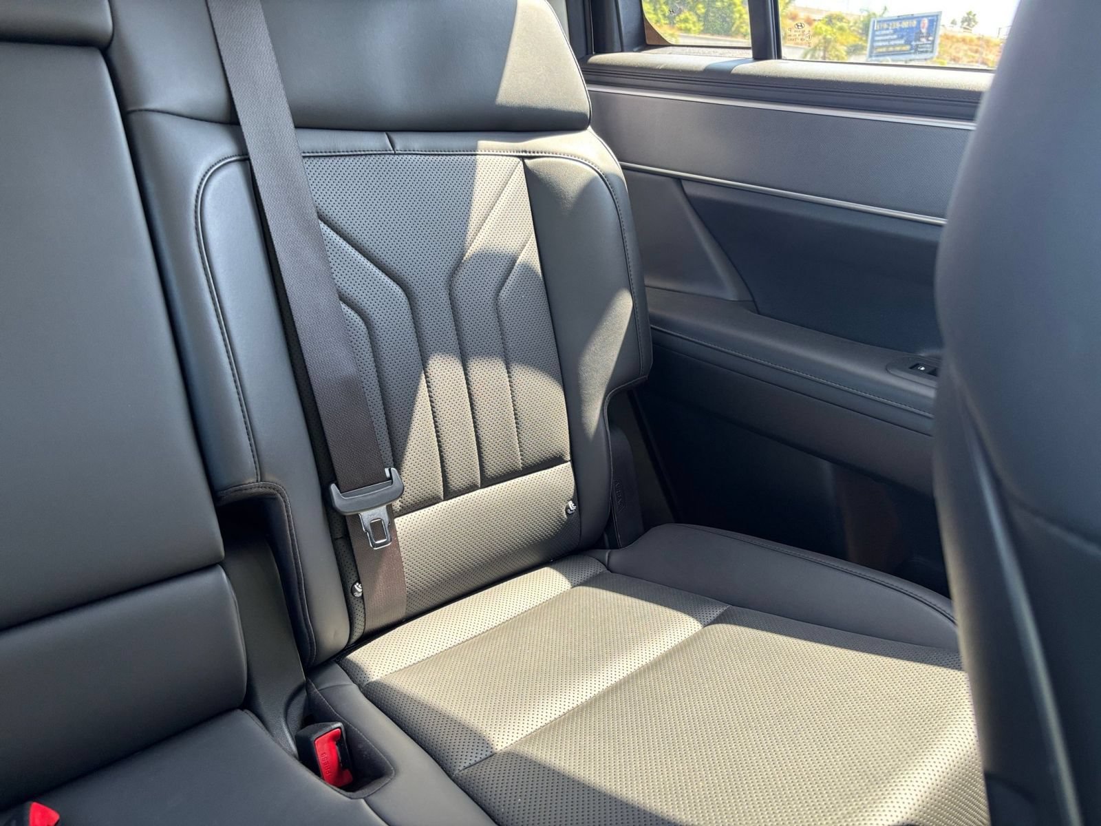 Used 2024 Hyundai Santa Fe SEL FWD image 39