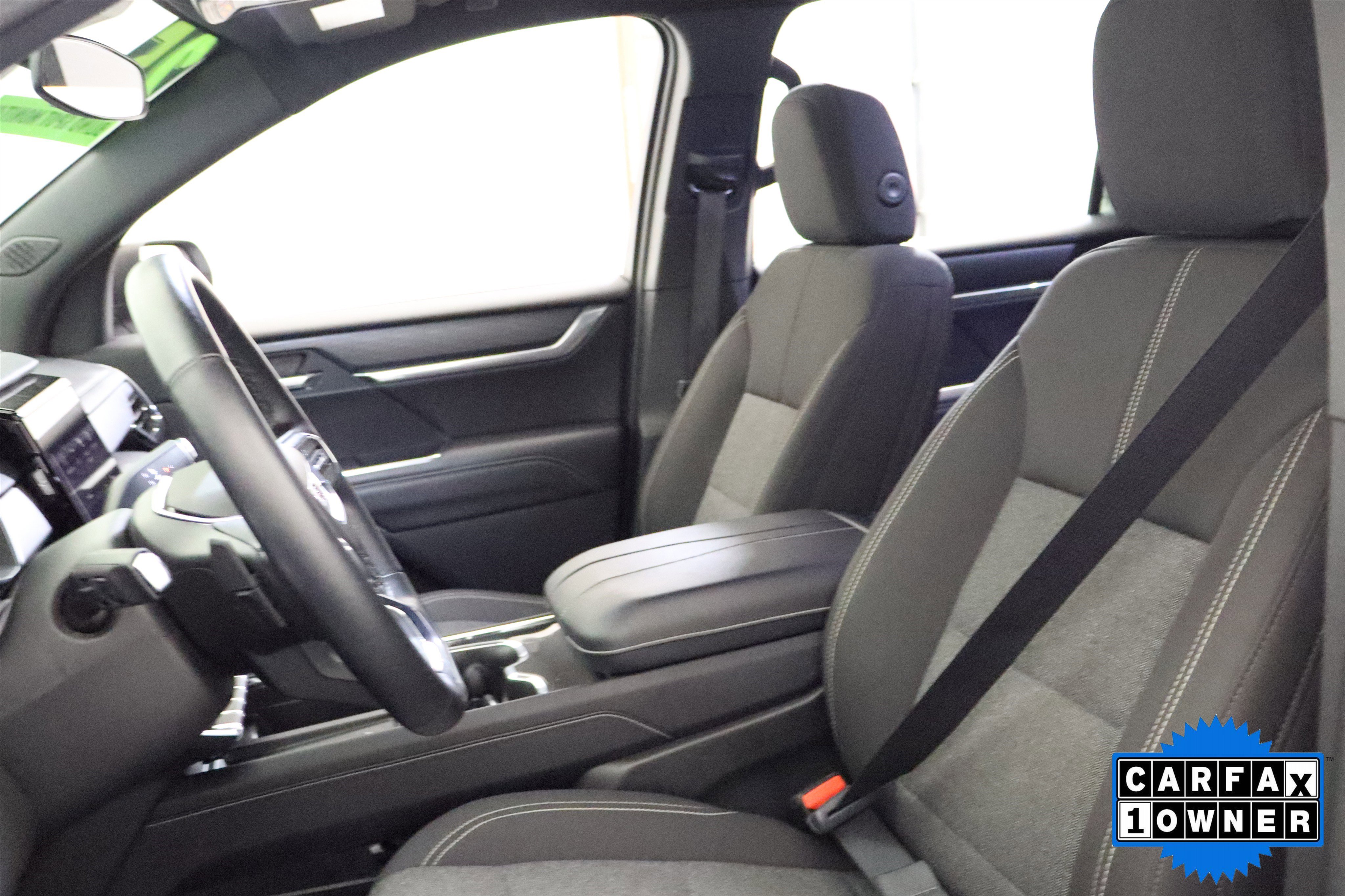 Used 2025 GMC Acadia Elevation AWD/4WD image 23