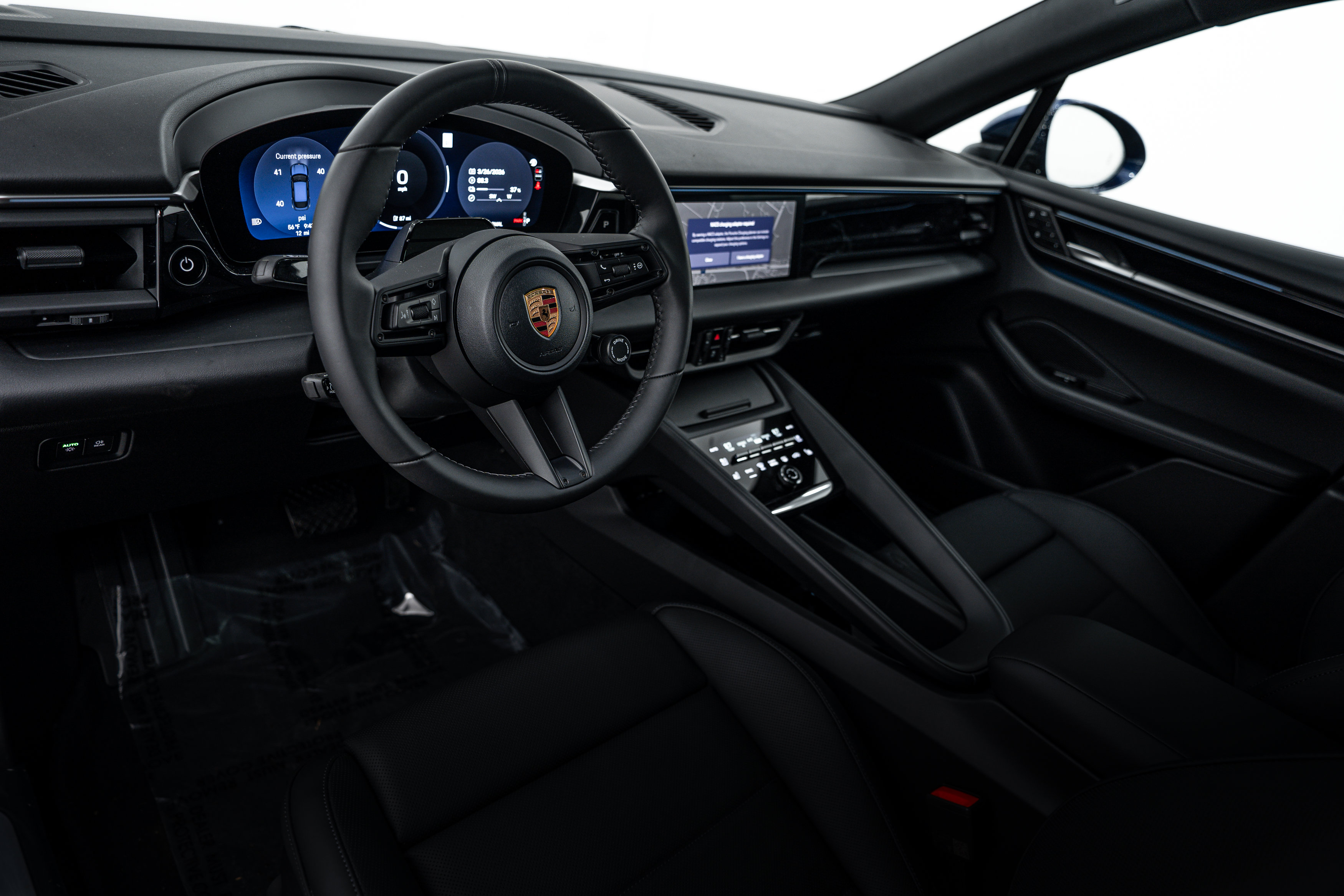 New 2026 Porsche Macan 4 Electric AWD/4WD image 4