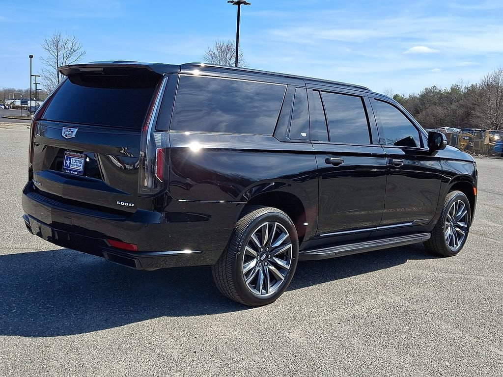 Used 2023 Cadillac Escalade ESV Sport AWD/4WD image 12