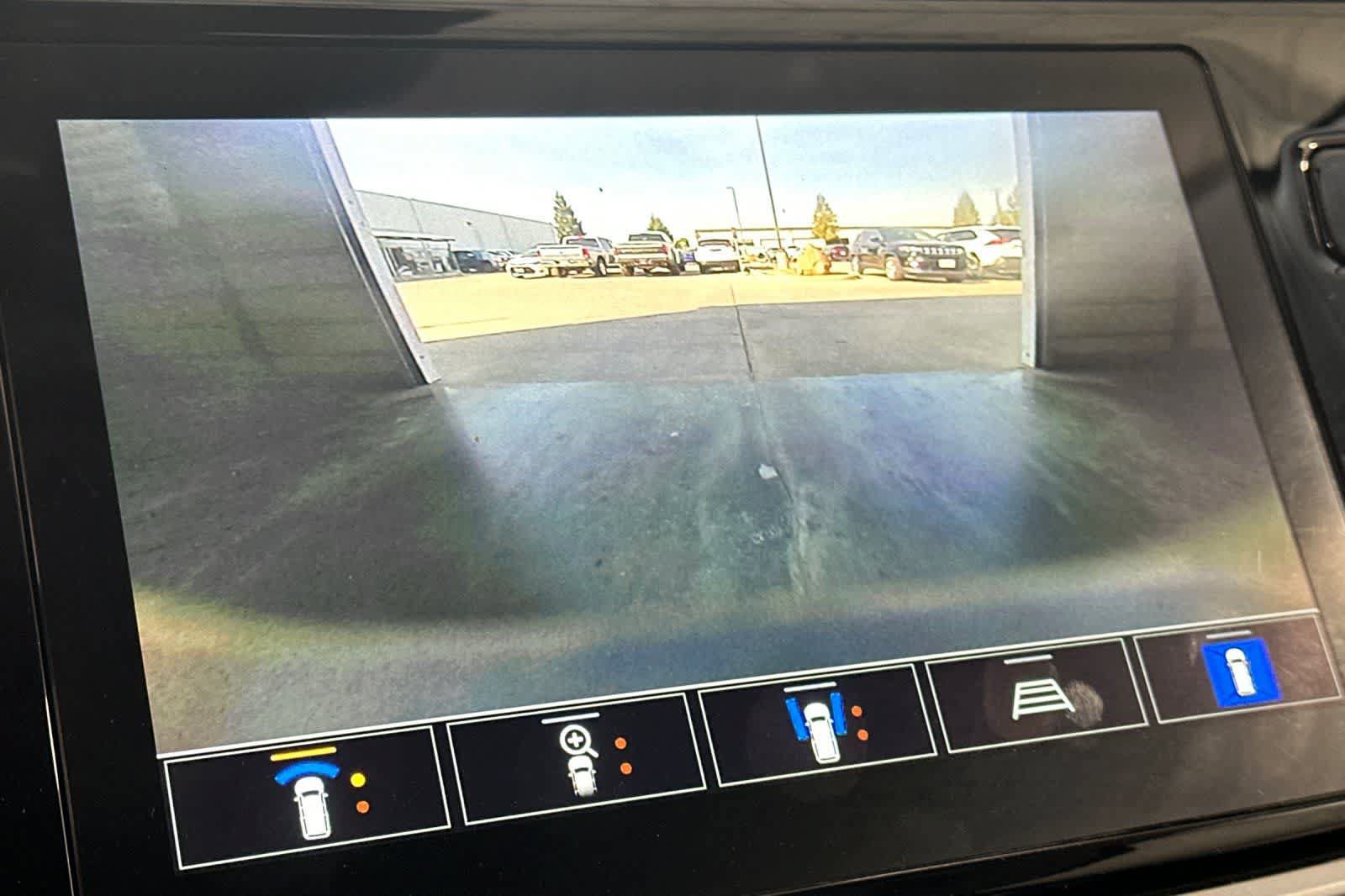 Used 2023 Chevrolet Bolt EUV Premier w/ Super Cruise Package FWD image 20