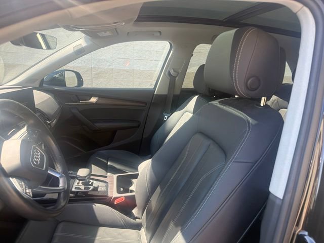 Used 2023 Audi Q5 2.0T Premium Plus w/ Premium Plus Package AWD/4WD image 11