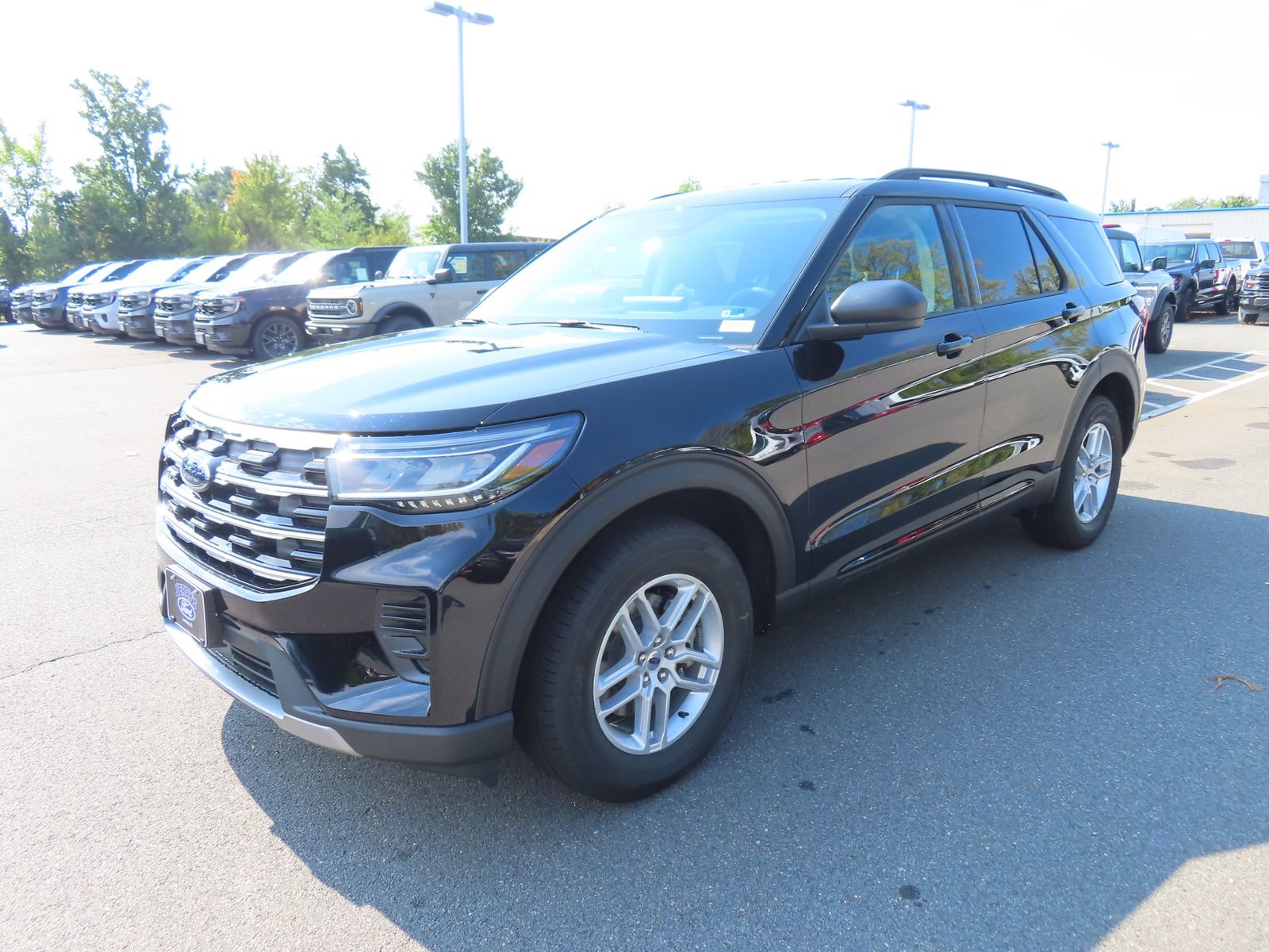New 2026 Ford Explorer Active AWD/4WD image 3
