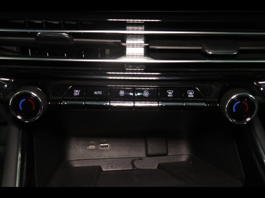 Used 2024 Chevrolet Traverse RS w/ LPO, Floor Liner Package AWD/4WD image 28