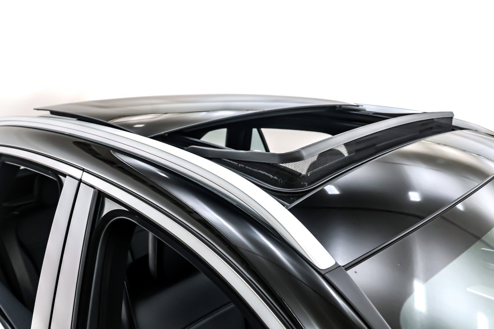 Used 2024 Mercedes-Benz GLC 300 image 23