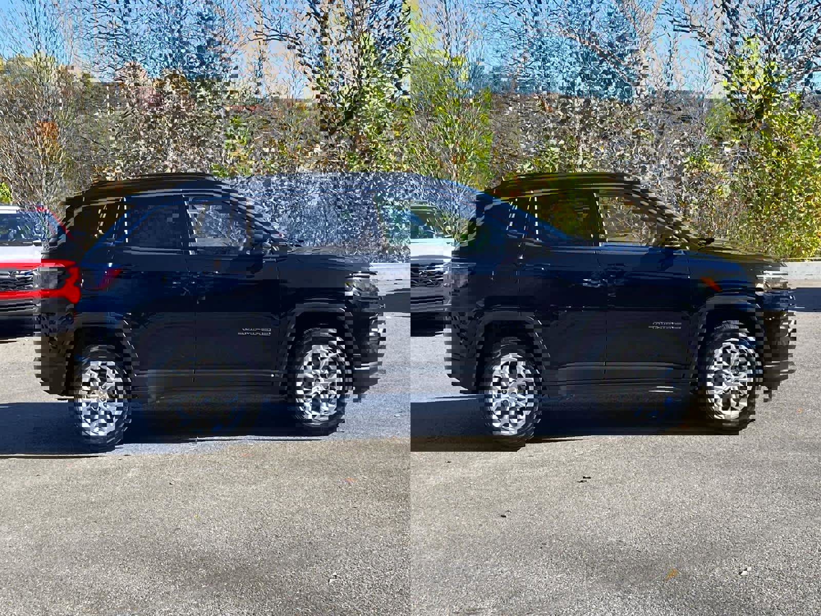 Used 2024 Jeep Compass Latitude image 6