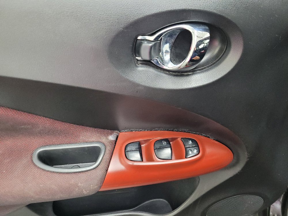 Used 2015 Nissan Juke SV w/ Cold Weather Package AWD/4WD image 27