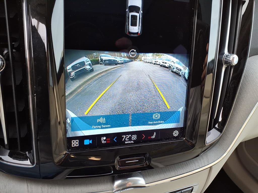 Certified 2023 Volvo XC60 B5 Plus w/ Climate Package image 21
