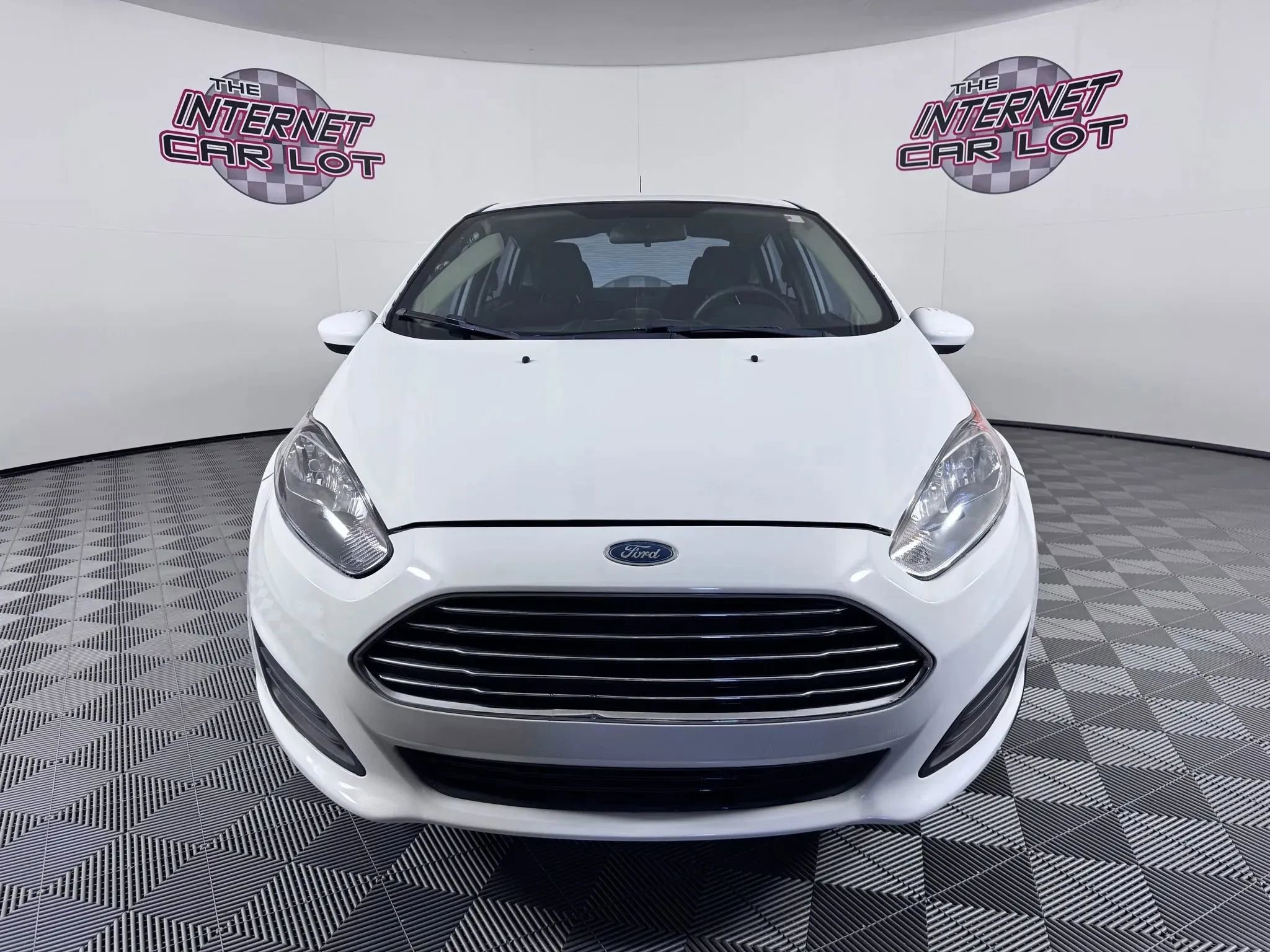 Used 2019 Ford Fiesta SE image 2