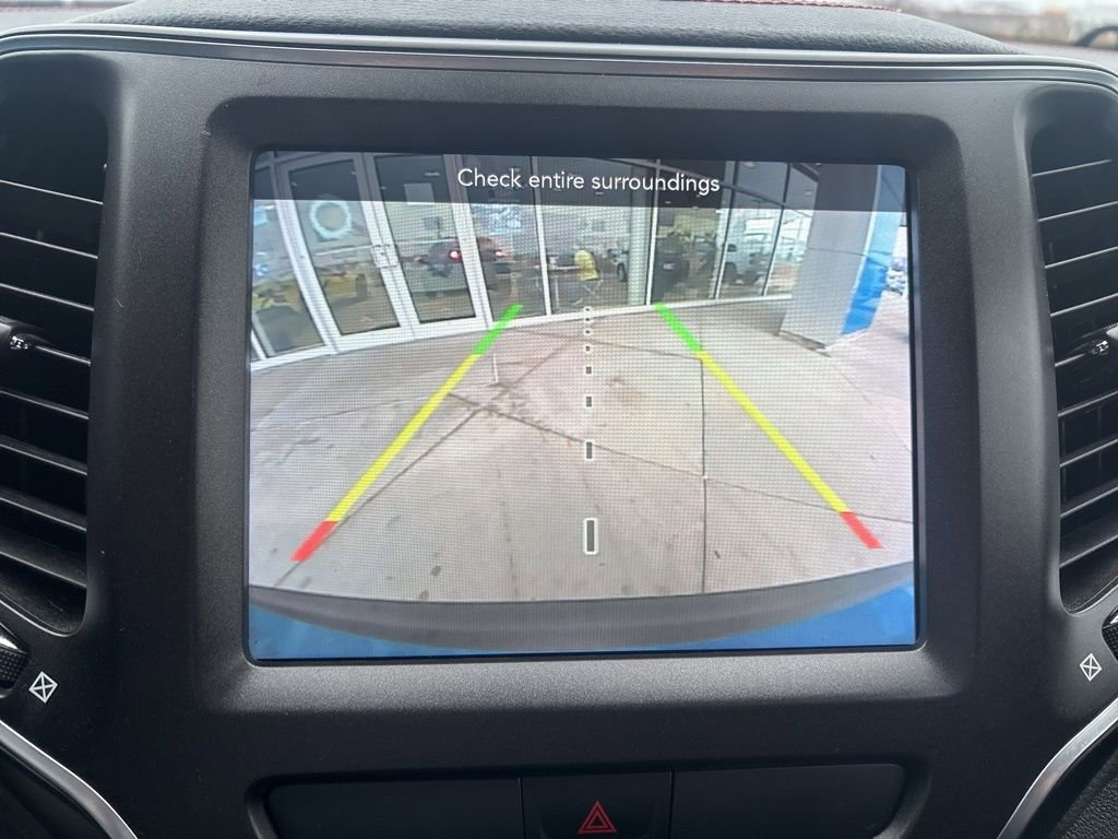 Used 2020 Jeep Cherokee Trailhawk w/ Cold Weather Group image 26