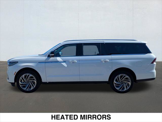 Used 2026 Lincoln Navigator L Reserve AWD/4WD image 2
