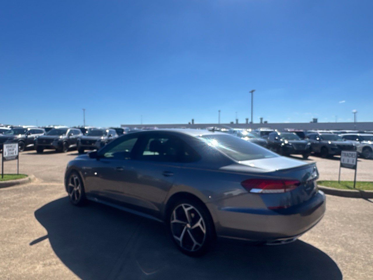Used 2022 Volkswagen Passat 2.0T R-Line FWD image 18