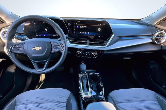 Used 2024 Chevrolet Trax LT image 7