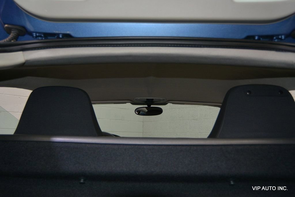 Used 2005 Chrysler Crossfire Limited image 17