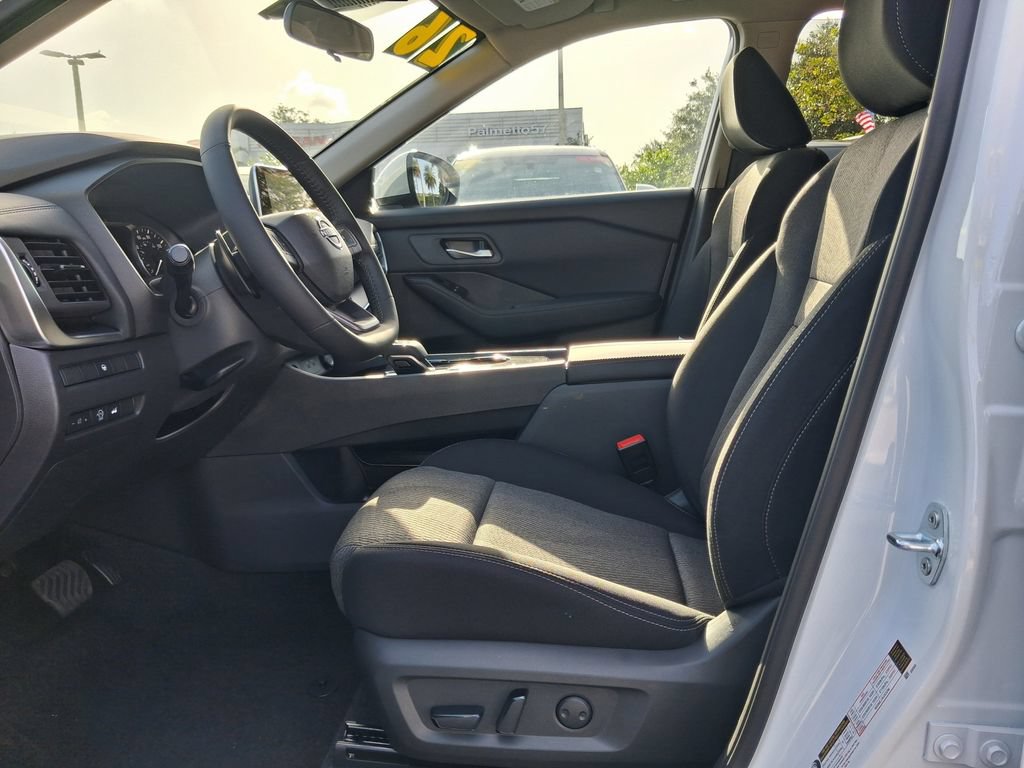 Certified 2026 Nissan Rogue SV FWD image 16