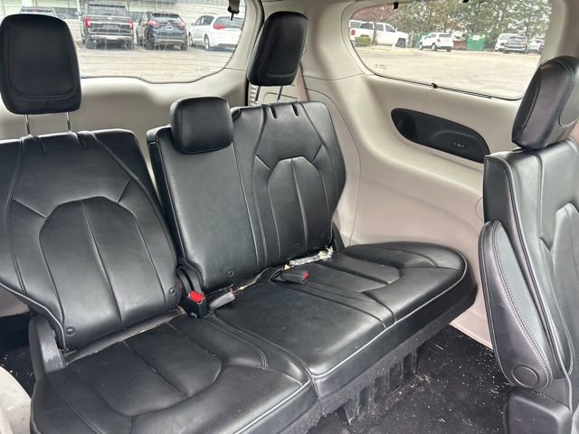 Used 2019 Chrysler Pacifica Limited image 9
