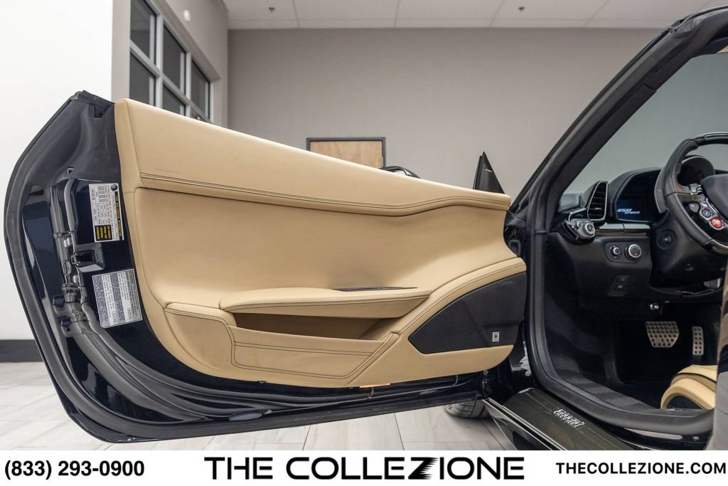 Used 2015 Ferrari 458 Spider RWD image 43