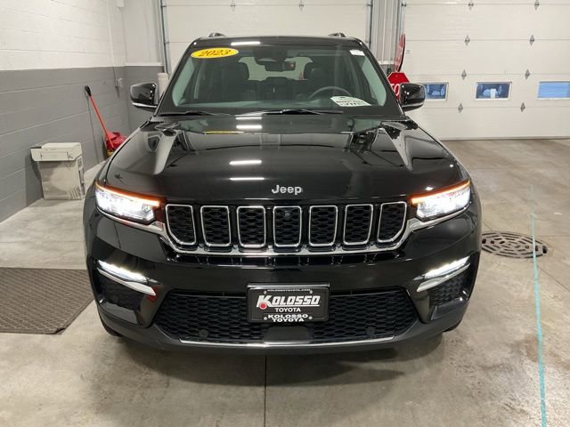 Used 2023 Jeep Grand Cherokee Limited w/ Luxury Tech Group II image 2
