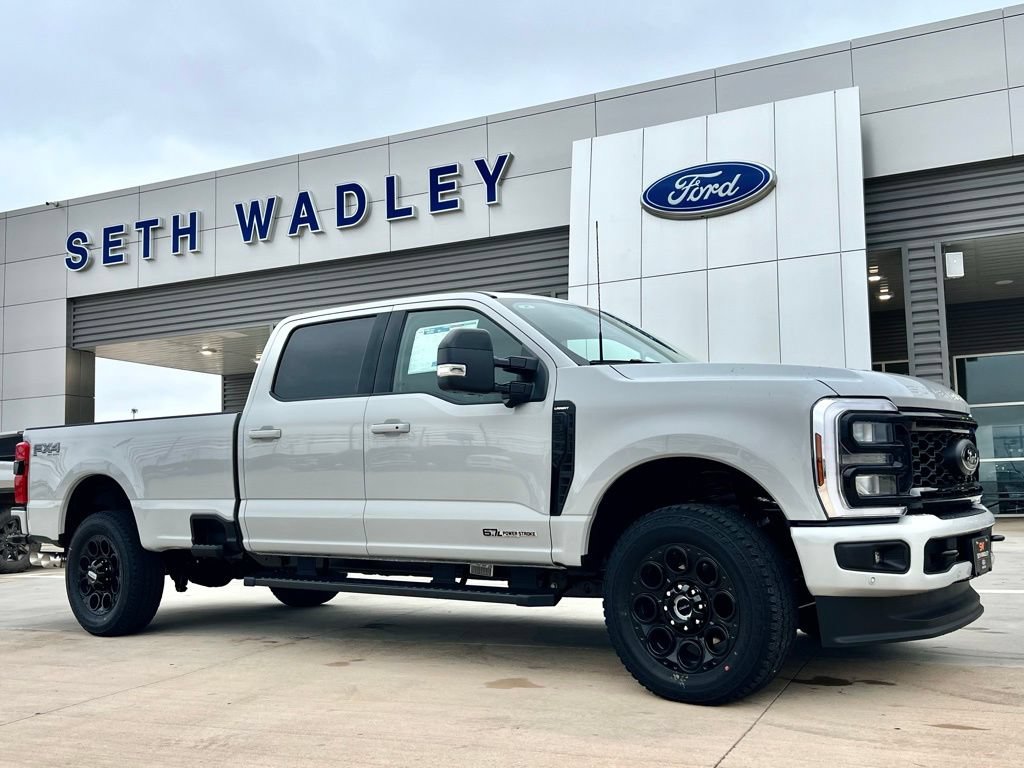 New 2026 Ford F350 Lariat w/ Black Appearance Package