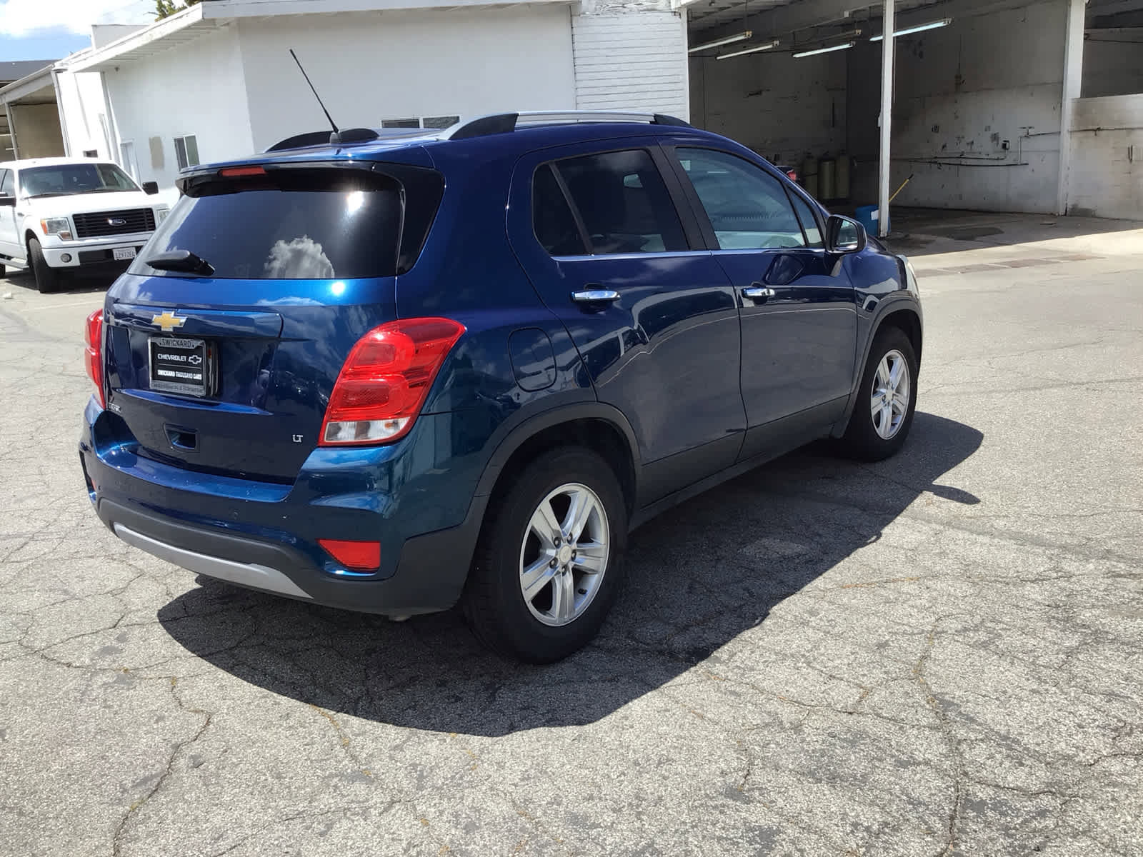 Used 2019 Chevrolet Trax LT w/ Driver Confidence Package FWD image 4