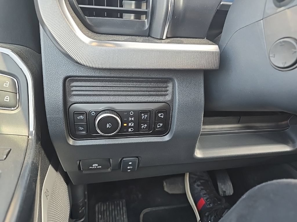 Used 2026 Ford F250 Platinum AWD/4WD image 23