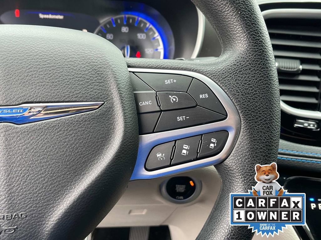 Used 2021 Chrysler Pacifica Touring image 29