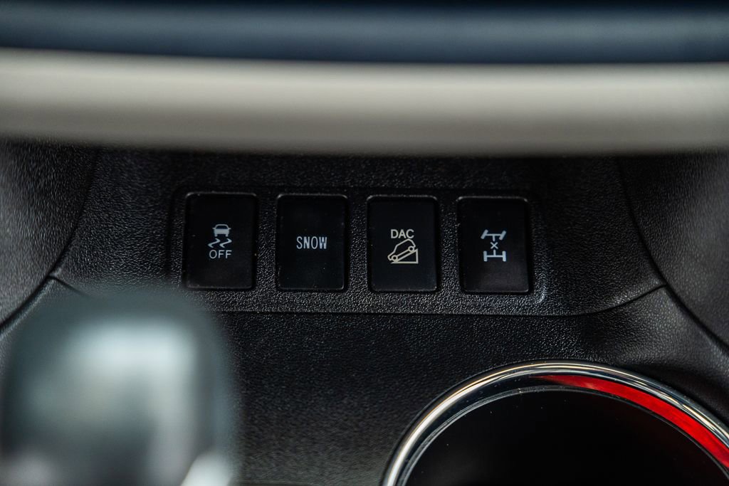 Used 2019 Toyota Highlander XLE AWD/4WD image 25