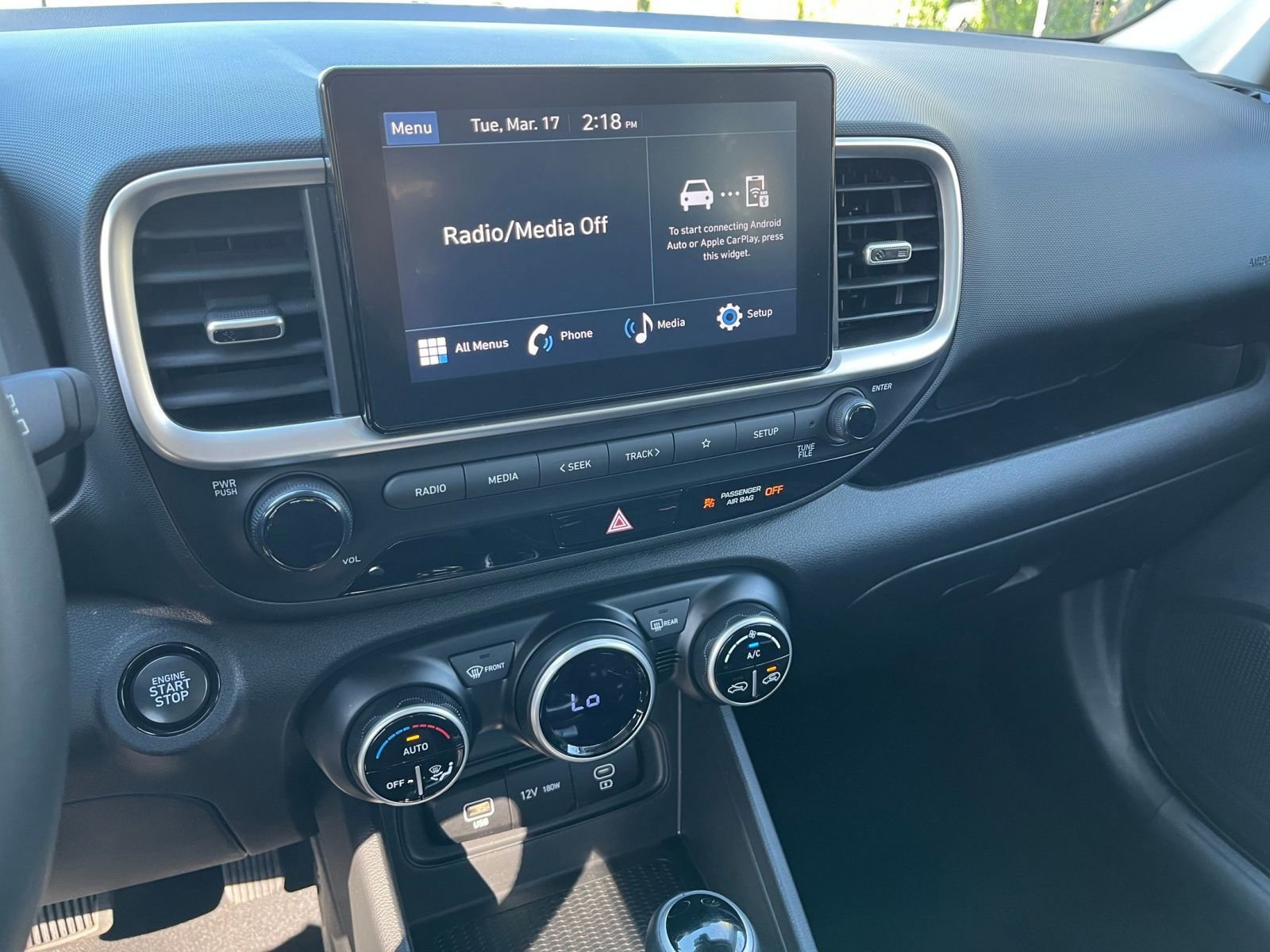 Used 2025 Hyundai Venue SEL image 17