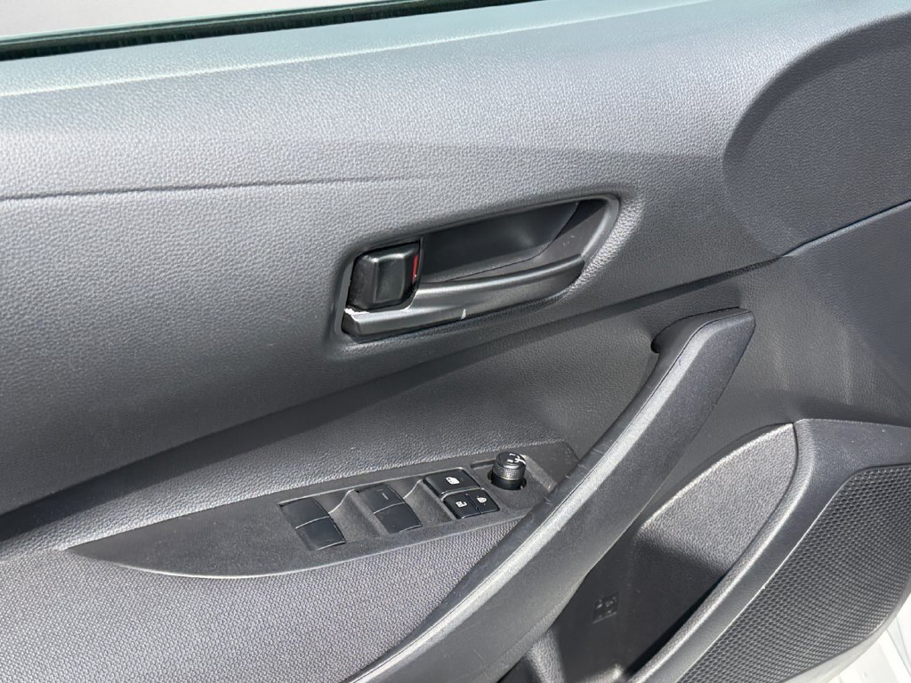 Used 2025 Toyota Corolla LE FWD image 14