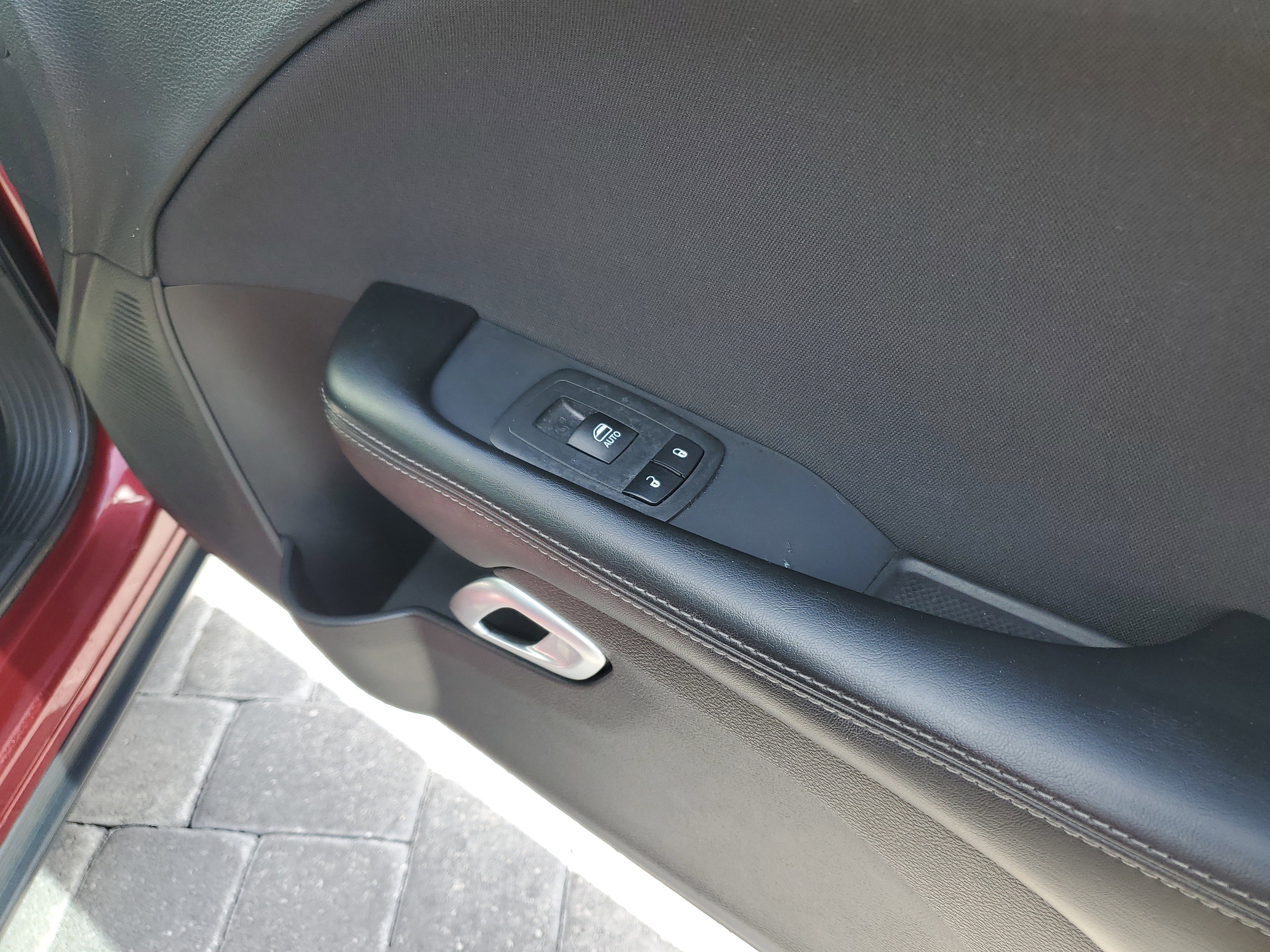 Used 2019 Dodge Challenger R/T image 11