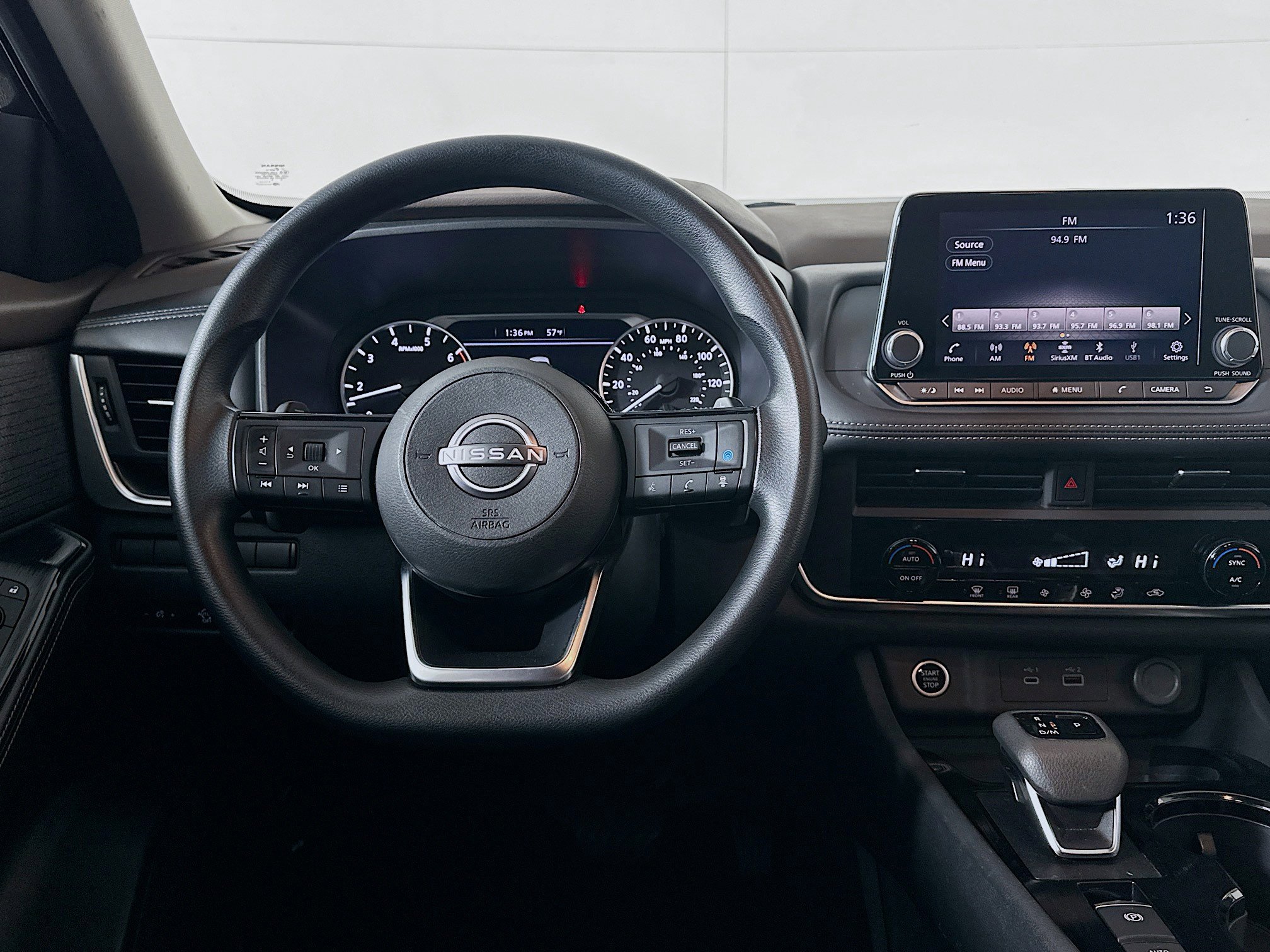 Used 2023 Nissan Rogue SV image 18