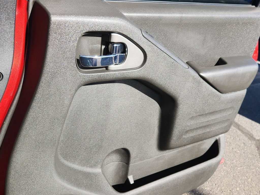 Used 2018 Nissan Frontier PRO-4X AWD/4WD image 12