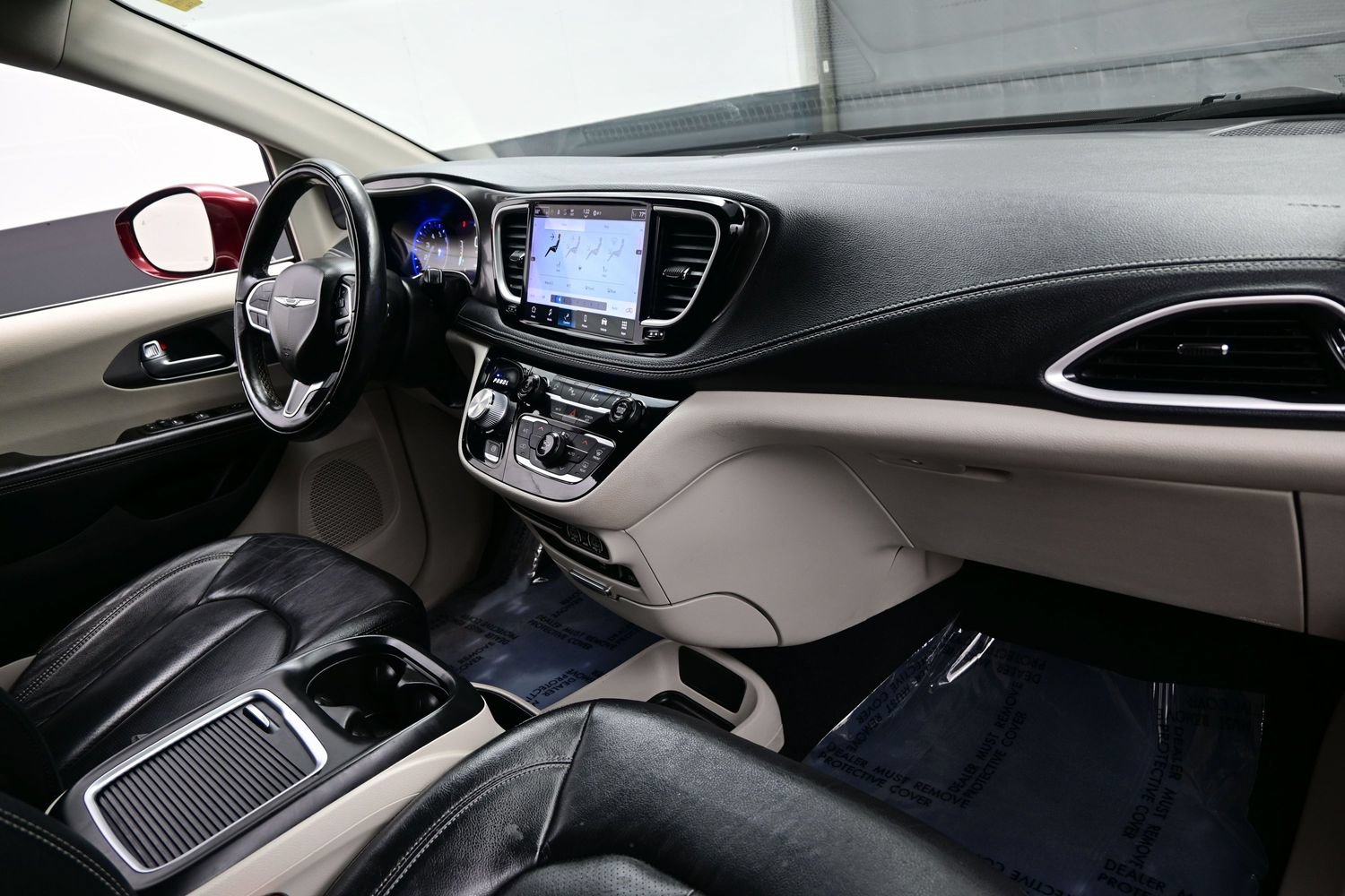 Used 2022 Chrysler Pacifica Touring-L AWD/4WD image 18