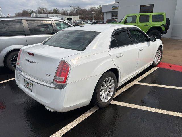 Used 2014 Chrysler 300 image 5