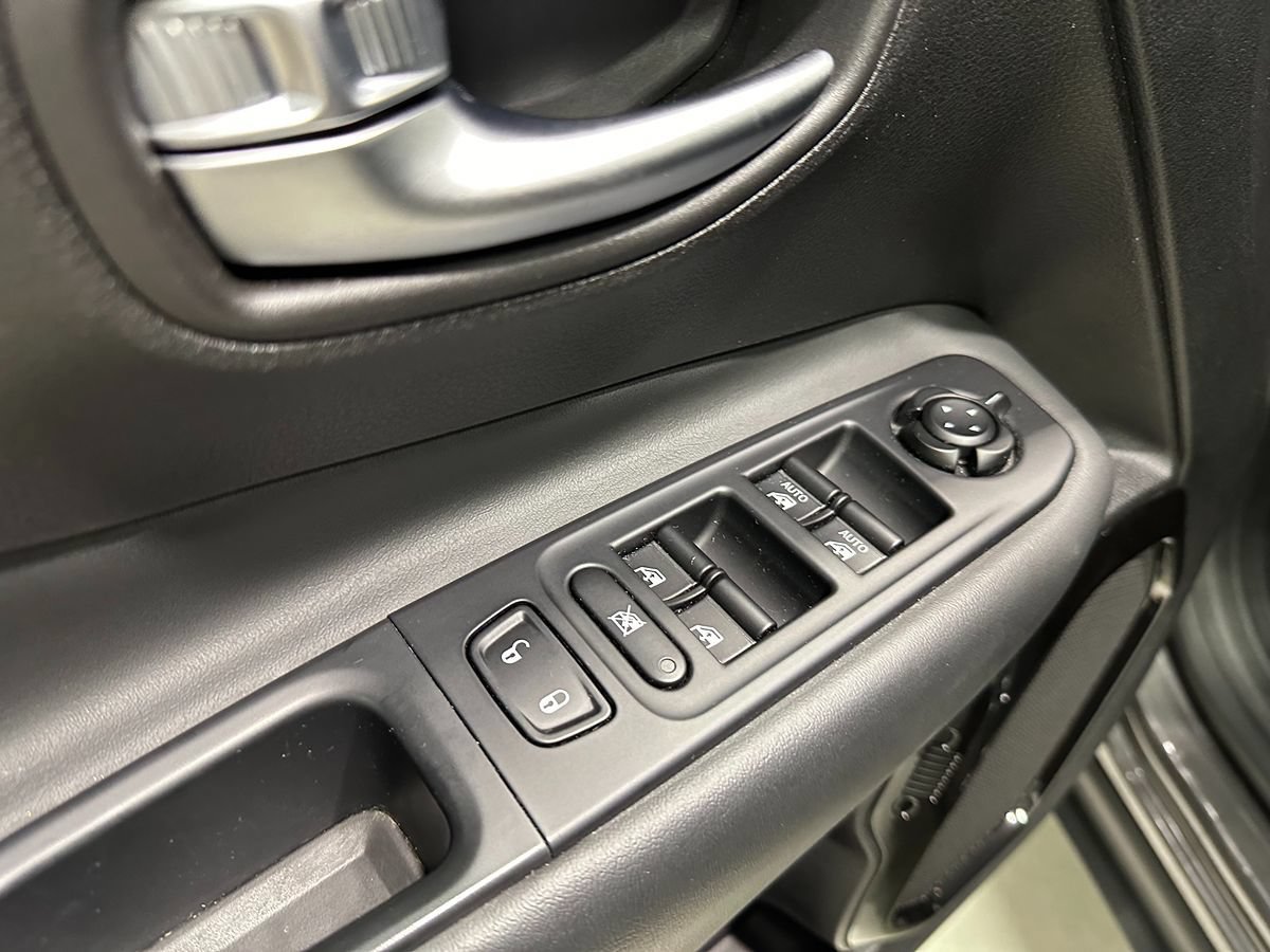 Used 2019 Jeep Renegade Altitude w/ Quick Order Package 2XM AWD/4WD image 24