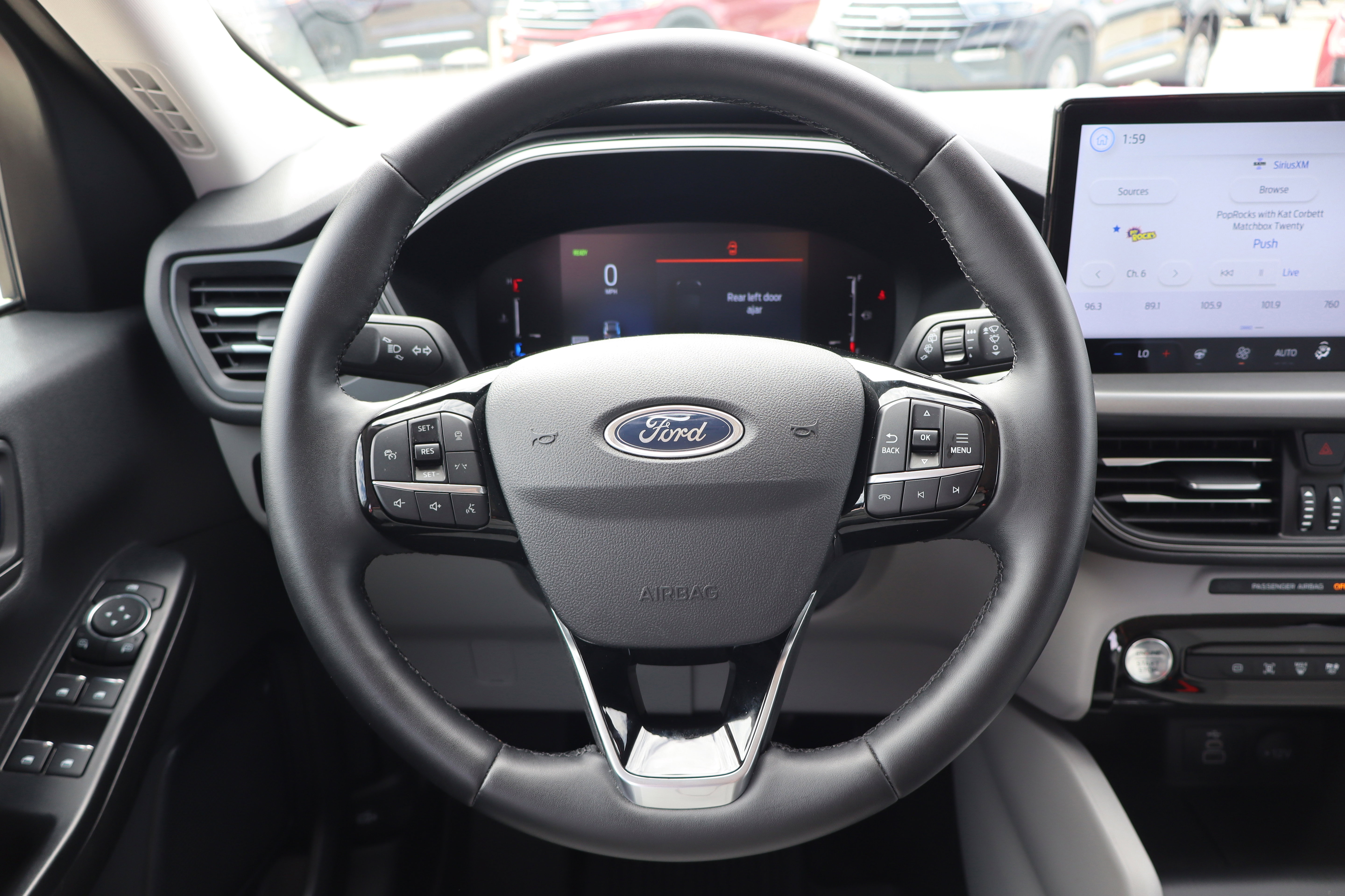 Used 2025 Ford Escape SE image 15