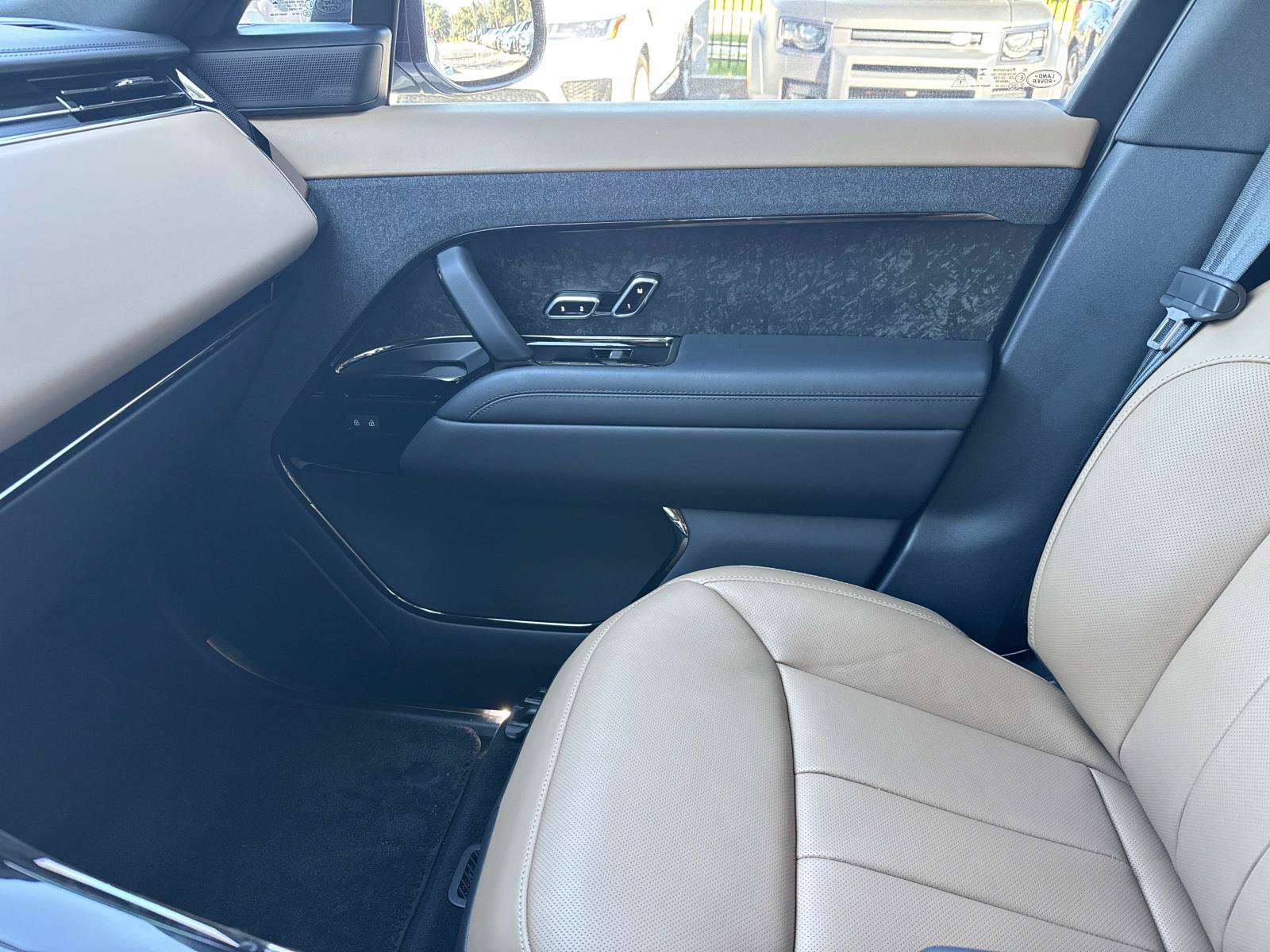 Certified 2026 Land Rover Range Rover Sport Autobiography AWD/4WD image 24